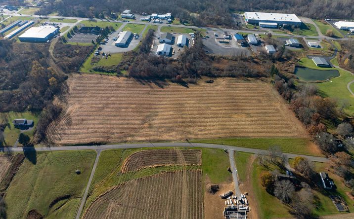 Pictures of Land property located at 2914 - 3108 Old US Highway, New Castle, PA 16101 for sales - image #1
