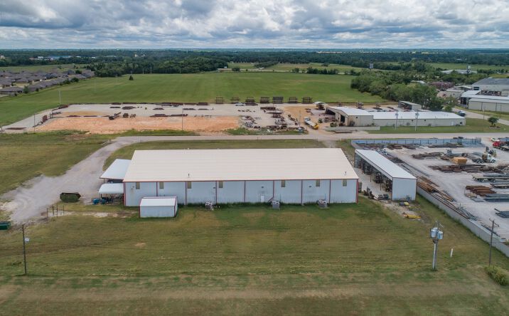 Pictures of Office, Industrial property located at 7 American Way, Shawnee, OK 74804 for sales - image #1
