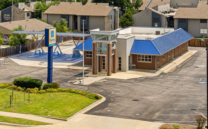 Pictures of Retail, Office property located at 1212 W. Lindsey Street, Norman, OK 73069 for sales - image #1