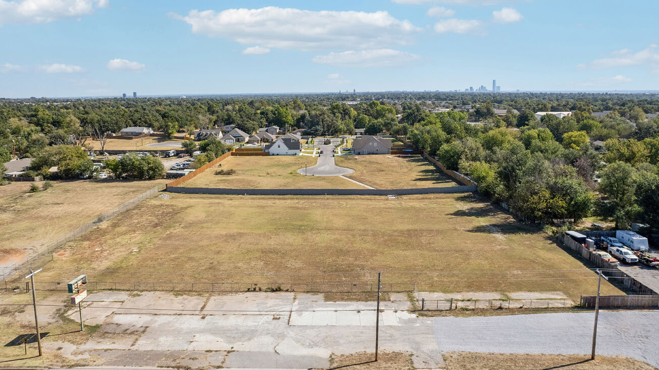 Pictures of Retail, Land property located at 2534 N MacArthur Blvd, Oklahoma City, OK 73127 for sales - image #1