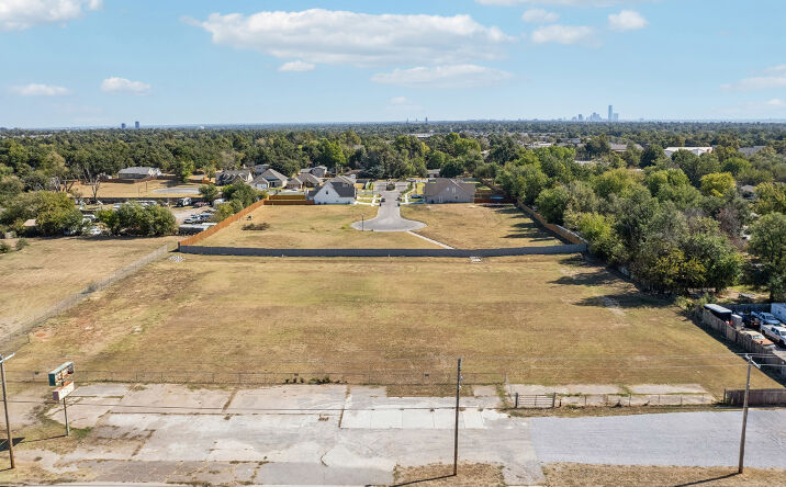Pictures of Retail, Land property located at 2534 N MacArthur Blvd, Oklahoma City, OK 73127 for sales - image #1