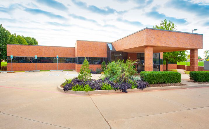 Pictures of Office property located at 600 National Ave, Midwest City, OK 73110 for sales - image #1