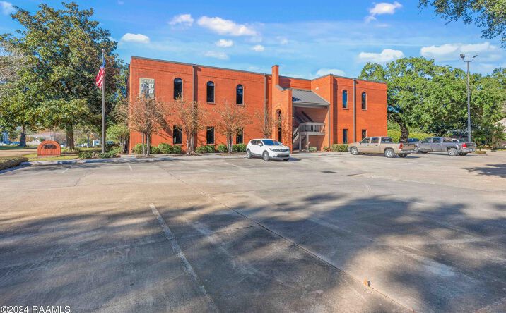 Pictures of Office, Land property located at 110 Rue Jean Lafitte, Lafayette, LA 70508 for sales - image #1