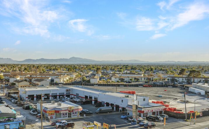 Pictures of Retail property located at 3162 Las Vegas Blvd N, Las Vegas, NV 89115, 3164 Las Vegas Blvd N, Las Vegas, NV 89115 for sales - image #1