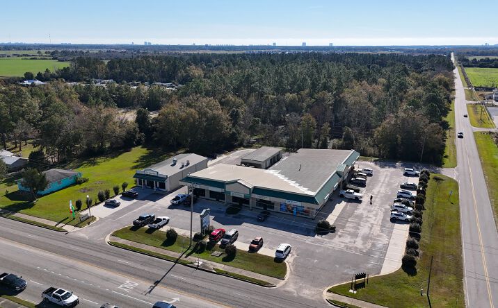 Pictures of Retail property located at 21040 Miflin Rd, Foley, AL 36535 for sales - image #1