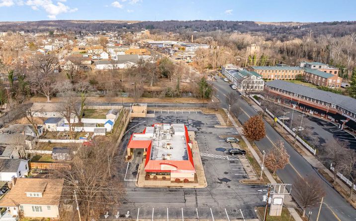 Pictures of Retail property located at 1700 Princess Anne St, Fredericksburg, VA 22401 for sales - image #1