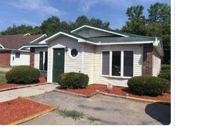 Pictures of Retail, Office property located at 25 Hospital Dr, Massena, NY 13662 for sales - image #1