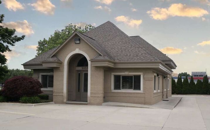 Pictures of Office property located at 30555 Hoover Rd, Warren, MI 48093 for sales - image #1