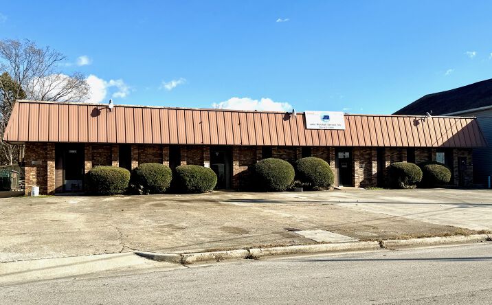 Pictures of Office property located at 8213 Stephanie Dr SW, Huntsville, AL 35802 for sales - image #1