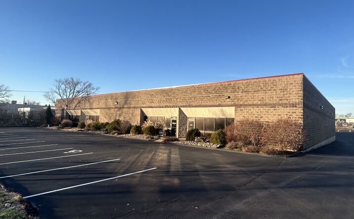 Pictures of Industrial property located at 2661 Metro Blvd, Maryland Heights, MO 63043 for sales - image #1