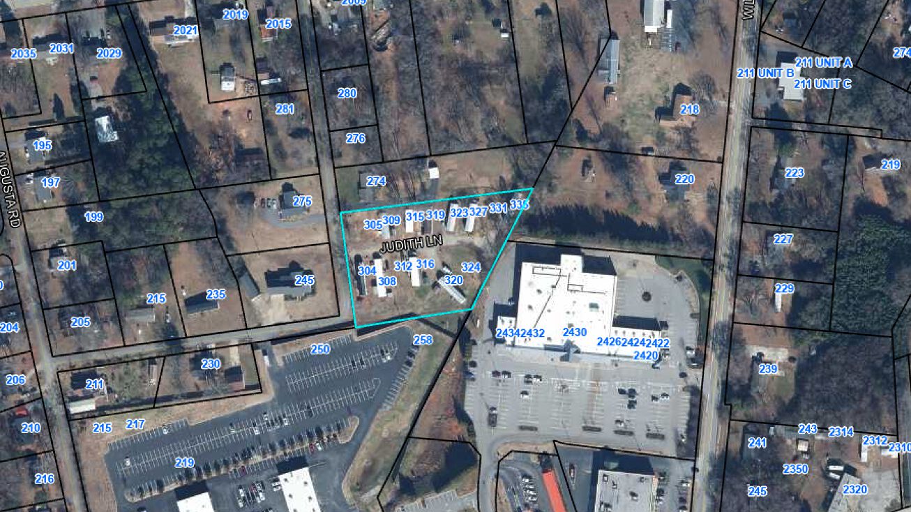Pictures of Mobile Home Park property located at 304 Judith Ln, Spartanburg, SC 29301 for sales - image #1