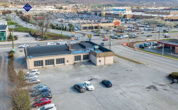 Pictures of Land property located at 2701 E Market St, East York, PA 17402 for comps - image #1