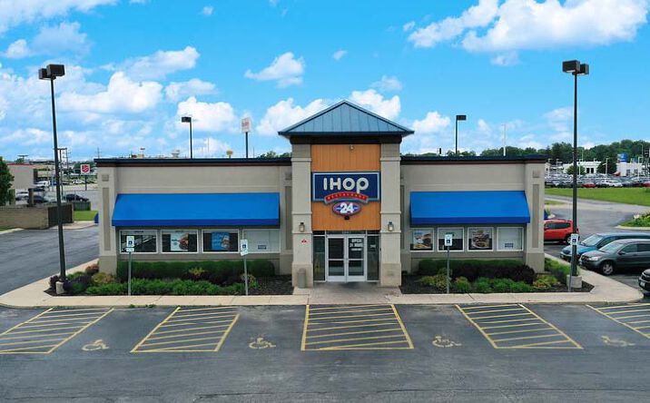 Pictures of Retail property located at 1347 Kinneman Dr, Bradley, IL 60915 for sales - image #1