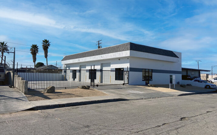 Pictures of Industrial, Retail property located at 124 W Ovington St, Lancaster, CA 93534 for sales - image #1