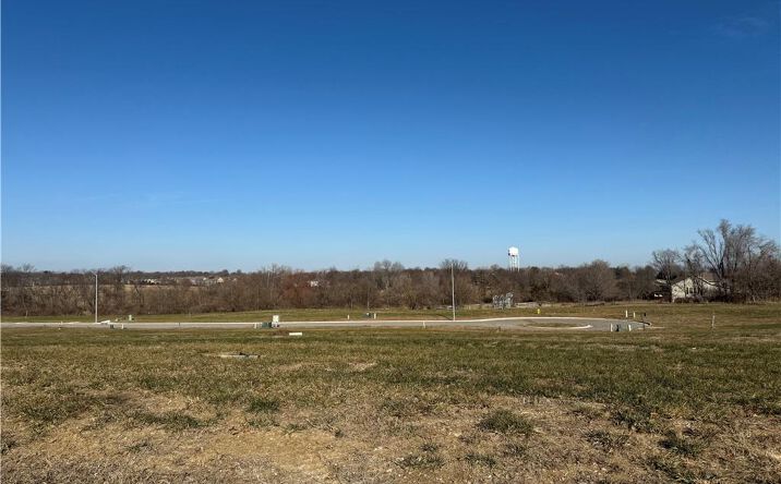 Pictures of Land, Multifamily property located at 2214 Crestview Place, Raymore, MO 64083 for sales - image #1