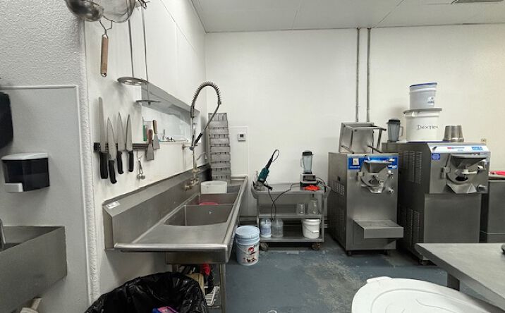 Pictures of Business for Sale property located at 3220 W Florida Ave, Hemet, CA 92545 for sales - image #1