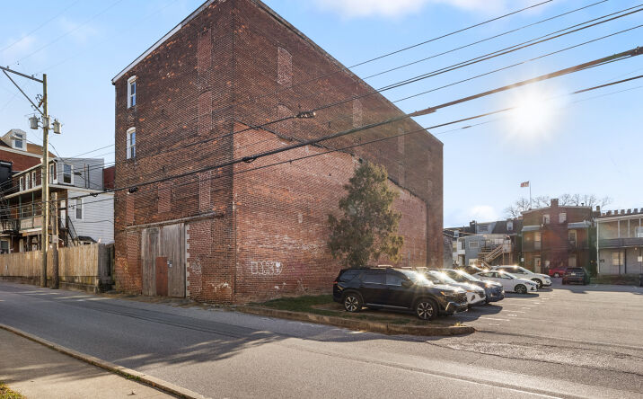Pictures of Multifamily property located at 46 E Gas Ave, York, PA 17401 for sales - image #1