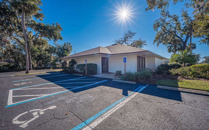 Pictures of Office property located at 801 N Bay St, Eustis, FL 32726 for sales - image #1