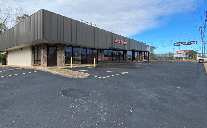 Pictures of Retail property located at 1390 Forest Ave, Luverne, AL 36049 for sales - image #1