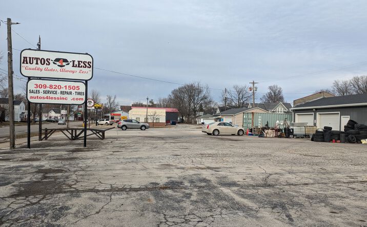 Pictures of Industrial, Land, Retail, Special Purpose property located at 1304-1308 S Main St, Bloomington, IL 61701 for sales - image #1