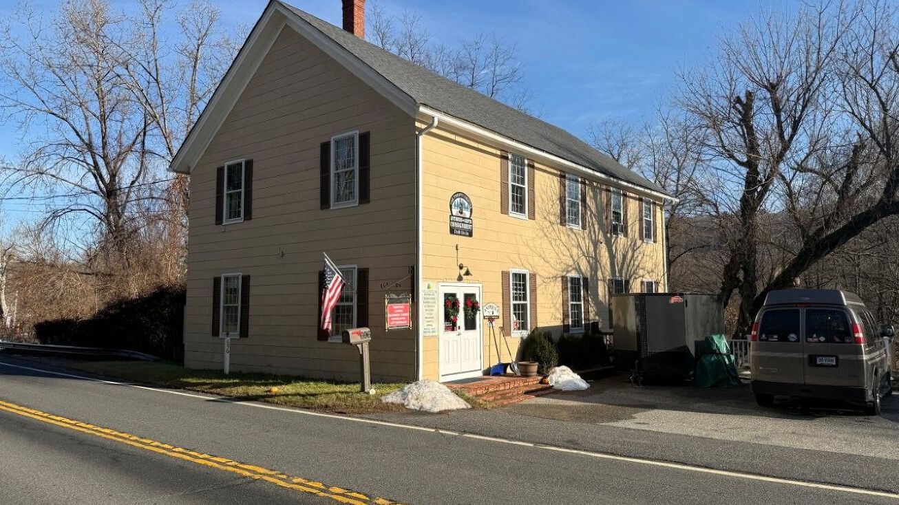 696 Kent Rd, Gaylordsville, CT 06755 | Crexi.com