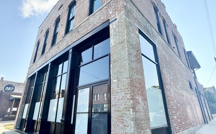 Pictures of Hospitality, Mixed Use, Multifamily, Office, Retail property located at 371 S Main St, Memphis, TN 38103 for sales - image #1