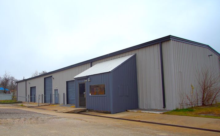 Pictures of Industrial property located at 1540 N McKinley Ave, Shawnee, OK 74801 for sales - image #1