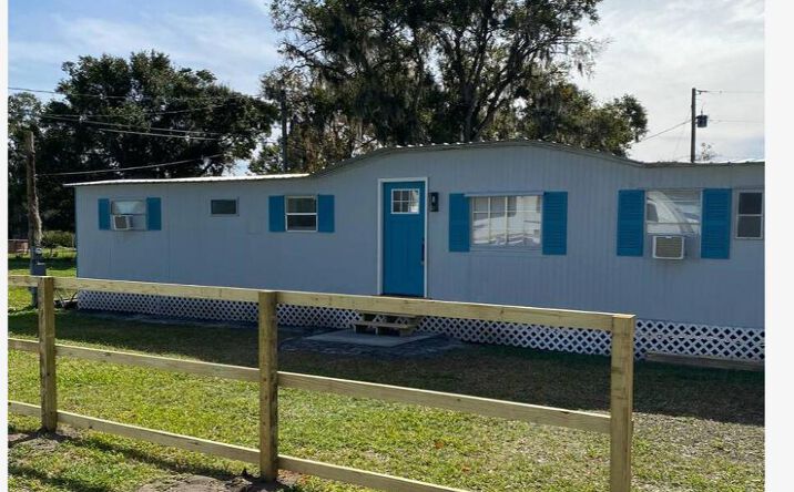 Pictures of Mobile Home Park, Multifamily, Special Purpose property located at 3218 Waldrup Ln, Lakeland, FL 33810 for sales - image #1