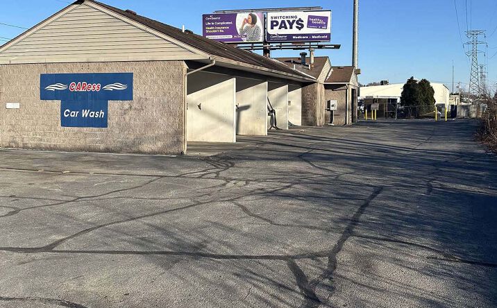 image of property at 3802 AIRPORT HWY Toledo OH 43615-7106
