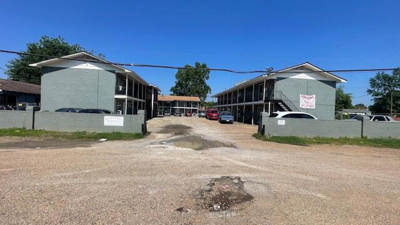 Pictures of Multifamily property located at 515 Bloom St, Jackson, MS 39202 for sales - image #1