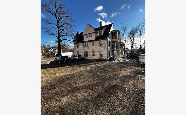 Pictures of Multifamily property located at 193 Willow St, Waterbury, CT 06710 for sales - image #1