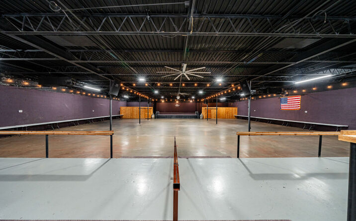 Pictures of Retail property located at 1183 W McHarg St, Stamford, TX 79553 for sales - image #1