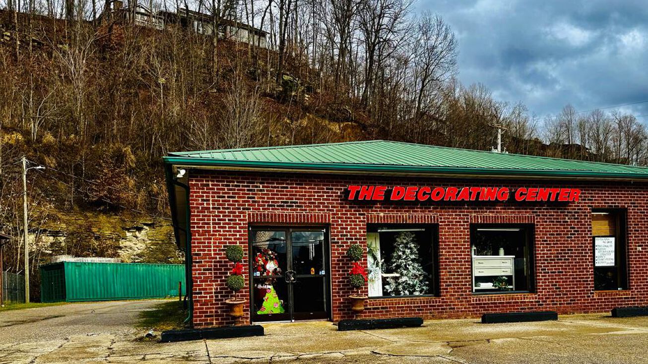 Pictures of Mixed Use, Retail property located at 321 Morton Blvd, Hazard, KY 41701 for sales - image #1