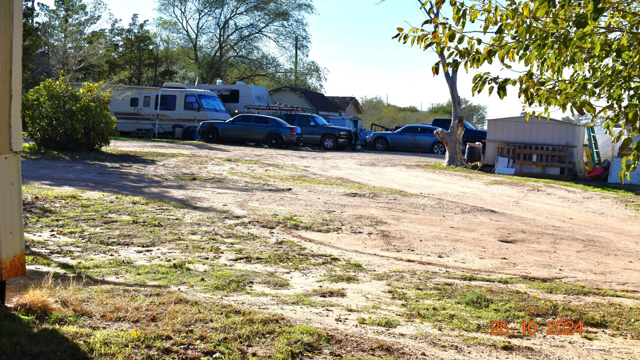 Pictures of Mobile Home Park property located at 1669 112th St, Lubbock, TX 79423 for sales - image #1