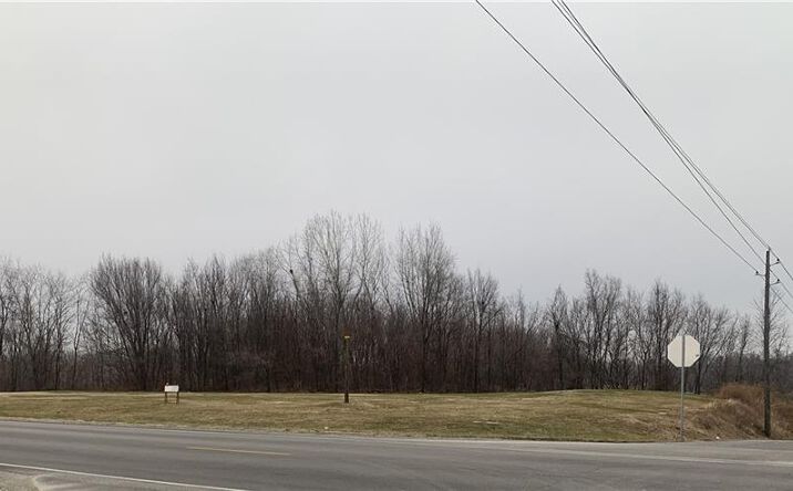 Pictures of Land property located at 3200 Pear Street, St Joseph, MO 64503 for sales - image #1