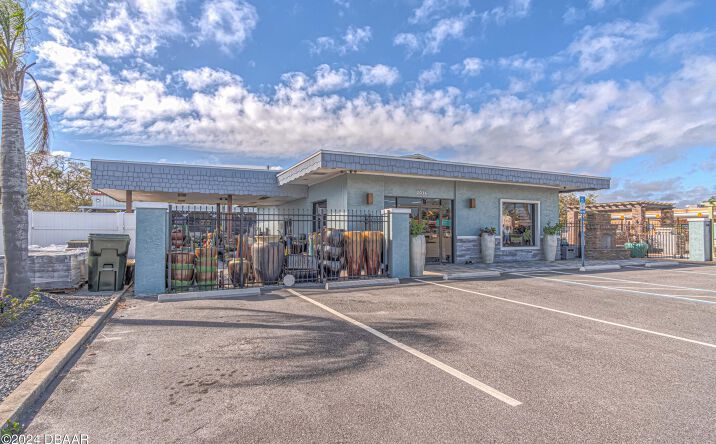 Pictures of Mixed Use, Office, Retail, Land, Industrial property located at 2036 S Ridgewood Avenue, South Daytona, FL 32119 for sales - image #1