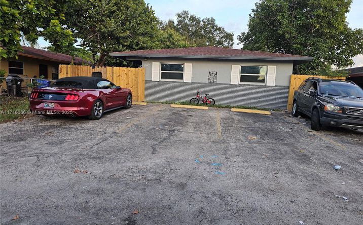 Pictures of Multifamily property located at 1020 NW 5th Ave, Fort Lauderdale, FL 33311 for sales - image #1