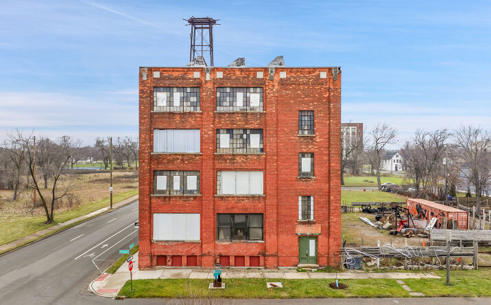Pictures of Mixed Use, Multifamily, Office, Retail property located at 2941 E Warren Ave, Detroit, MI 48211 for sales - image #1