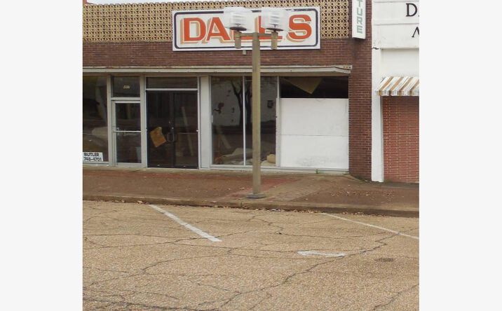 Pictures of Industrial, Office, Retail property located at 307-309 W Broad St, Texarkana, TX 75501 for sales - image #1