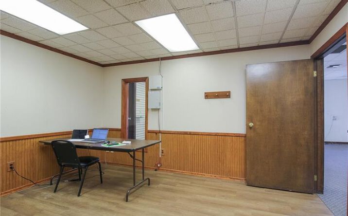 Pictures of Office, Industrial property located at 921 Saw Mill Run Blvd, Pittsburgh, PA 15220 for sales - image #1