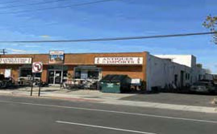 Pictures of Retail, Industrial property located at 4140 Austin Blvd, Island Park, NY 11558 for sales - image #1