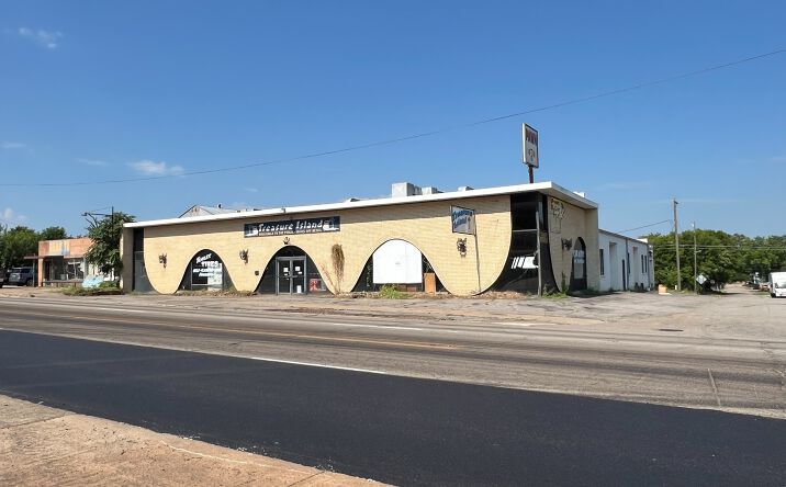Pictures of Industrial, Retail property located at 1700 Towson Ave, Fort Smith, AR 72901 for sales - image #1