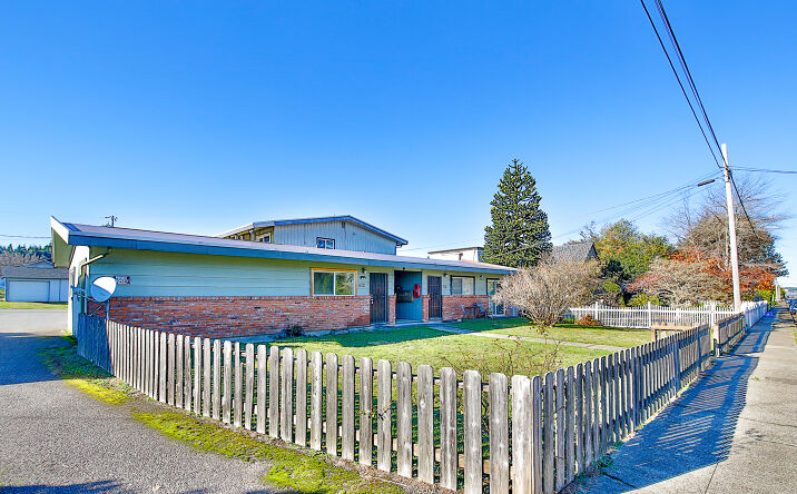 Pictures of Multifamily property located at 2394 Marion Ave, North Bend, OR 97459 for sales - image #1