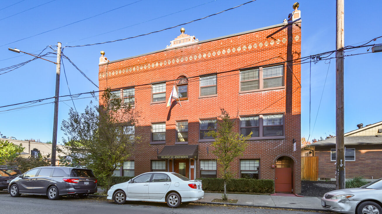 Pictures of Multifamily property located at 4263 SE Belmont St, Portland, OR 97215 for sales - image #1