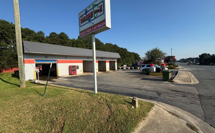 Pictures of Retail, Special Purpose property located at 2011 S Main St, Farmville, VA 23901 for sales - image #1