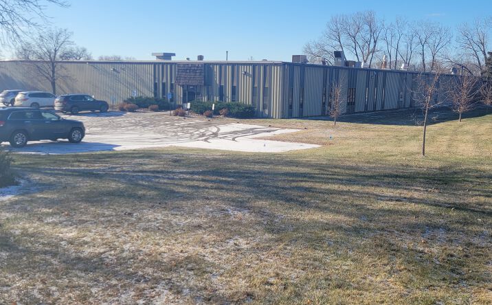 Pictures of Industrial property located at 1450 Mendota Heights Rd, Mendota Heights, MN 55120 for sales - image #1