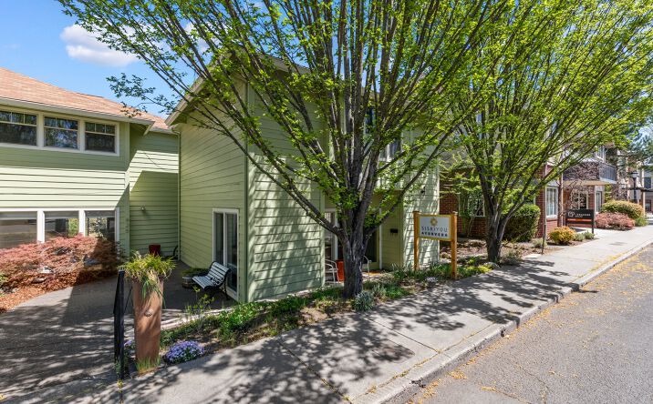 Pictures of Mixed Use, Office, Retail property located at 621-625-629 A Street, Ashland, OR 97520 for sales - image #1