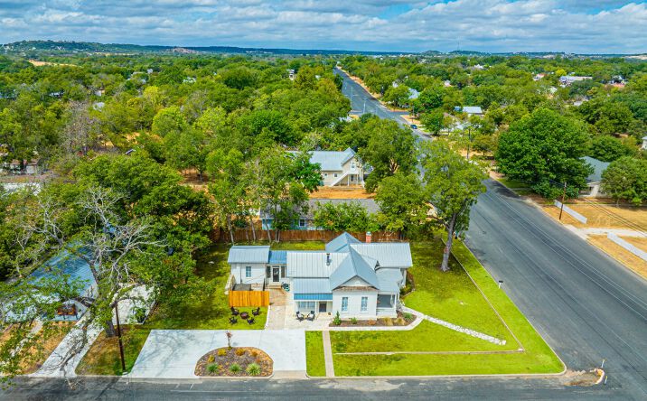 Pictures of Hospitality, Multifamily property located at 501 W San Antonio St, Fredericksburg, TX 78624 for sales - image #1