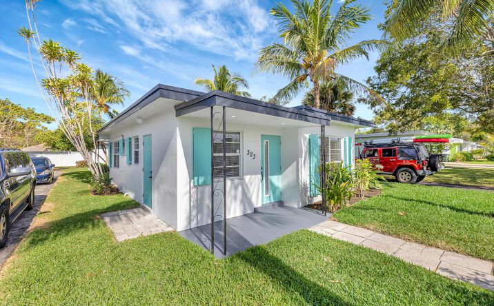 Pictures of Multifamily property located at 323 De Carie St, Delray Beach, FL 33444 for sales - image #1