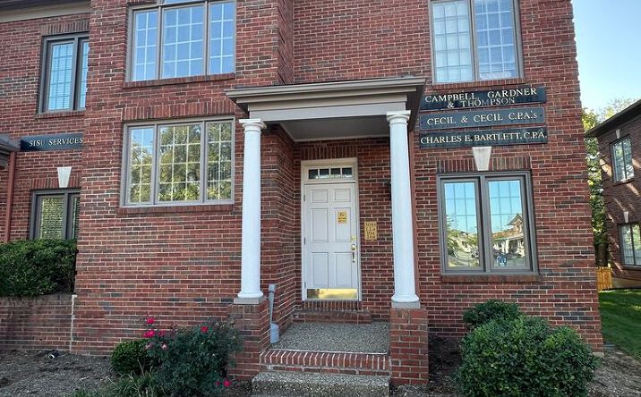 Pictures of Office property located at 3044 Breckenridge Ln, Louisville, KY 40220 for comps - image #1